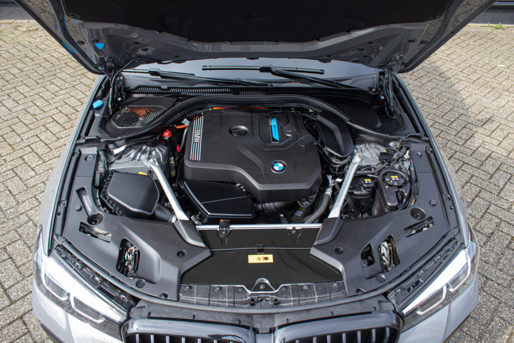 BMW 530e G31 Touring High Executive M Sport – Foto 7